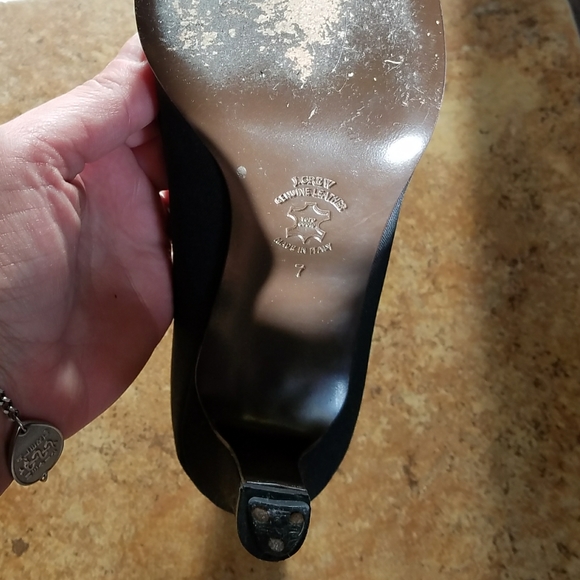 J Crew black heels with tortoise shell adornment - Picture 9 of 9